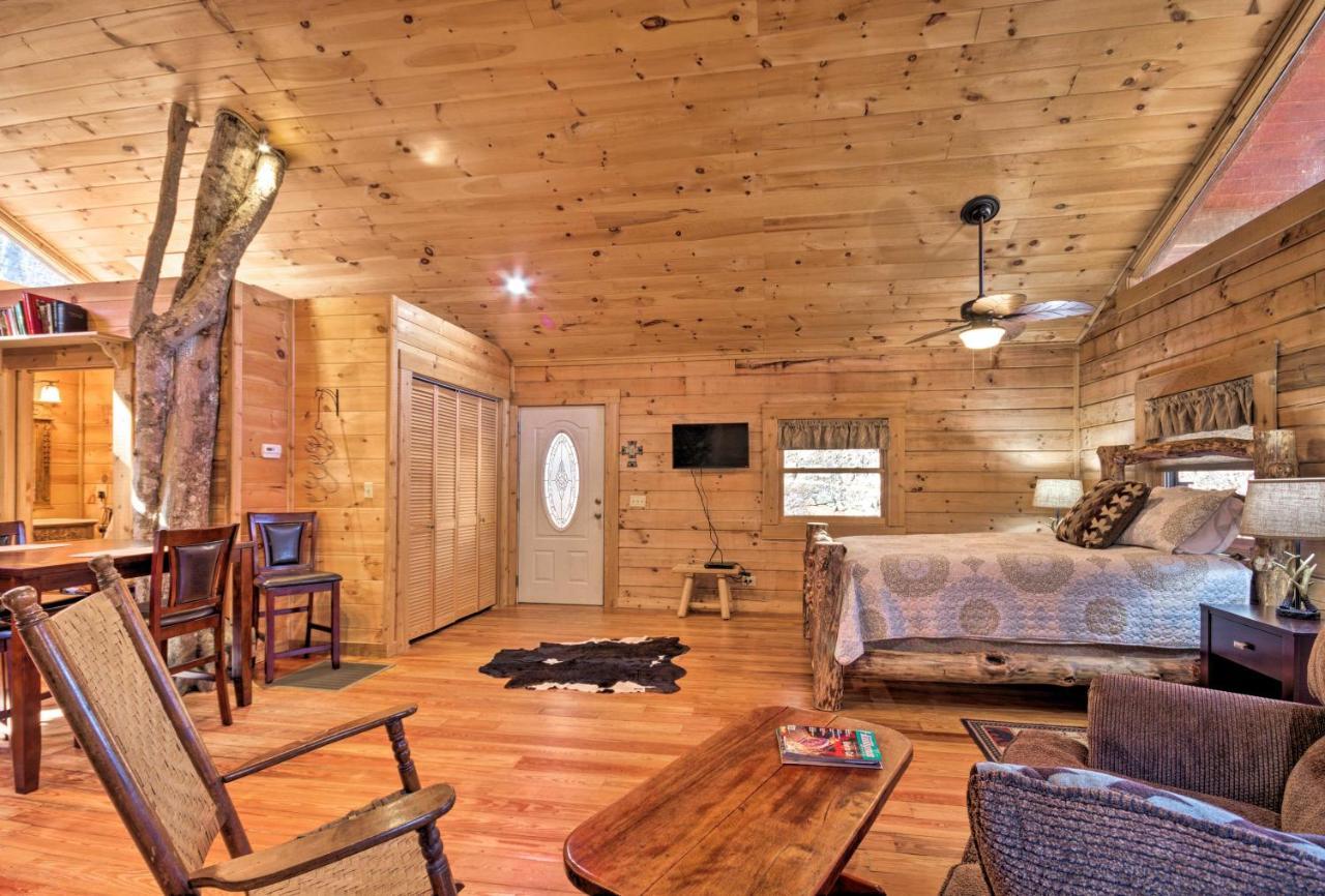 Bryson City Cabin With Wraparound Deck And Hot Tub 外观 照片