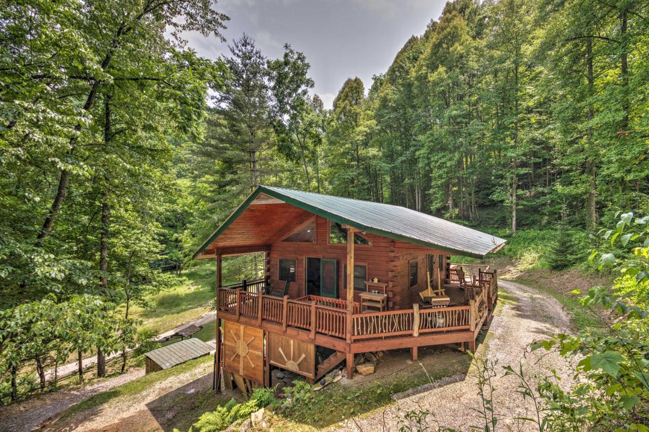 Bryson City Cabin With Wraparound Deck And Hot Tub 外观 照片