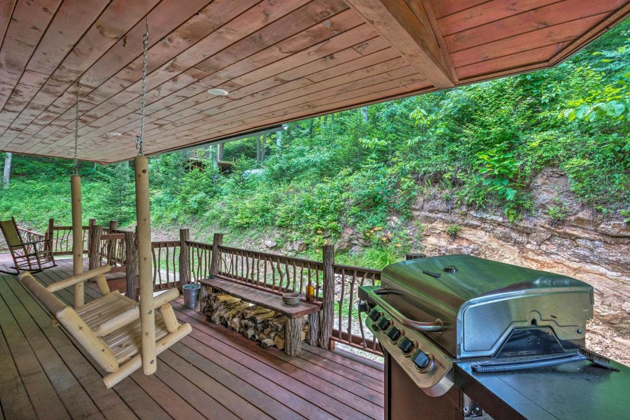 Bryson City Cabin With Wraparound Deck And Hot Tub 外观 照片